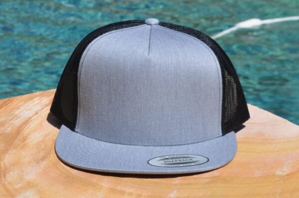 Gray and black mesh flat Gray and black mesh flat